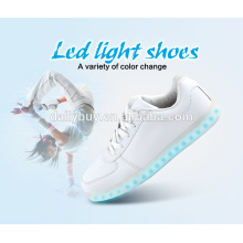 Unisex USB carregamento Europeu padrão LED luz sapatos desportivos para homens